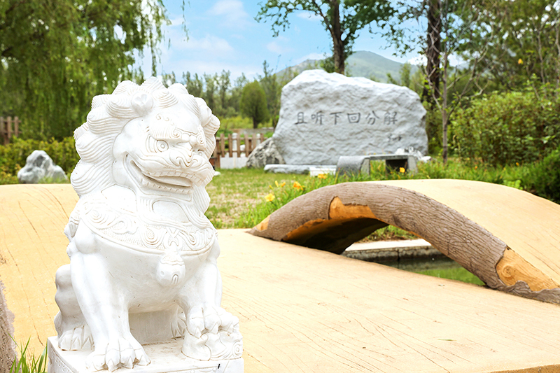 中华永久陵园环境风水：承载家族记忆，福泽万代的风水佳园
